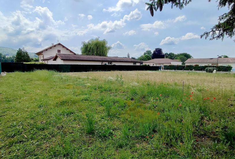  Vente Terrain à bâtir - 889m² à Saint-Jean-le-Vieux (01640) 