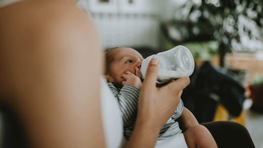 The Duxbury cameras are equipped with long-lasting rechargeable batteries to ensure that you never miss a moment, whether it is checking in on a newborn daughter or making sure your pets are safe and sound, despite the challenges posed by load-shedding.