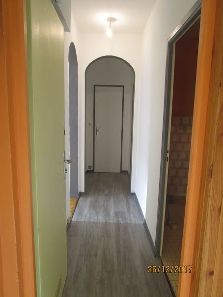 Location  appartement 3 pièces 50 m² à Belfort (90000), 400 €