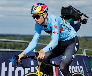 📷 "Zoek de fout": Wout van Aert doet opmerkelijke vaststelling na WK gravel vol pech