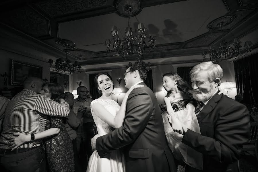 Fotografo di matrimoni Andrey Sbitnev (sban). Foto del 4 aprile 2016