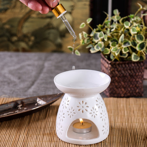 Title 4, Tang Feng Hollow Pure White Essential Oil Incen...