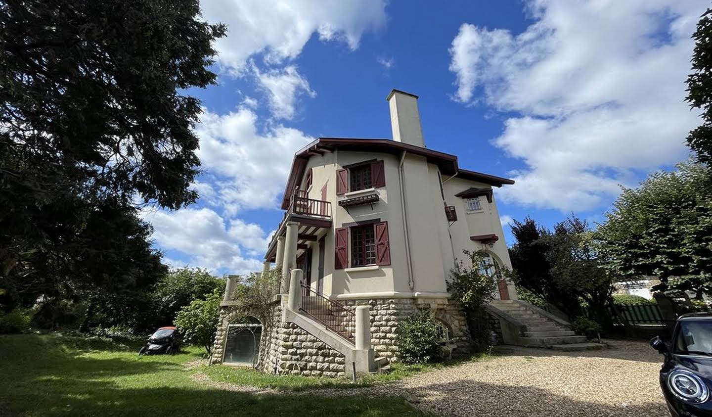 House with garden and terrace Viroflay