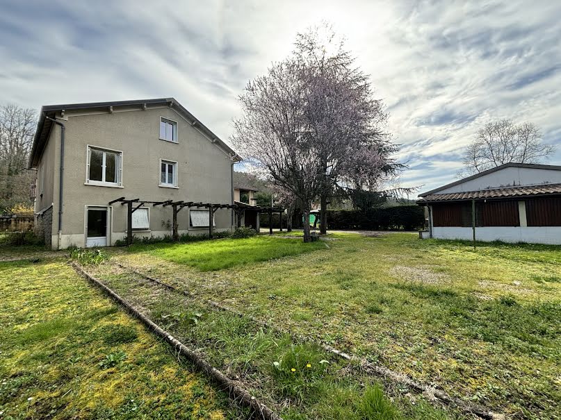 Vente maison 9 pièces 250 m² à Château-l'Evêque (24460), 253 000 €