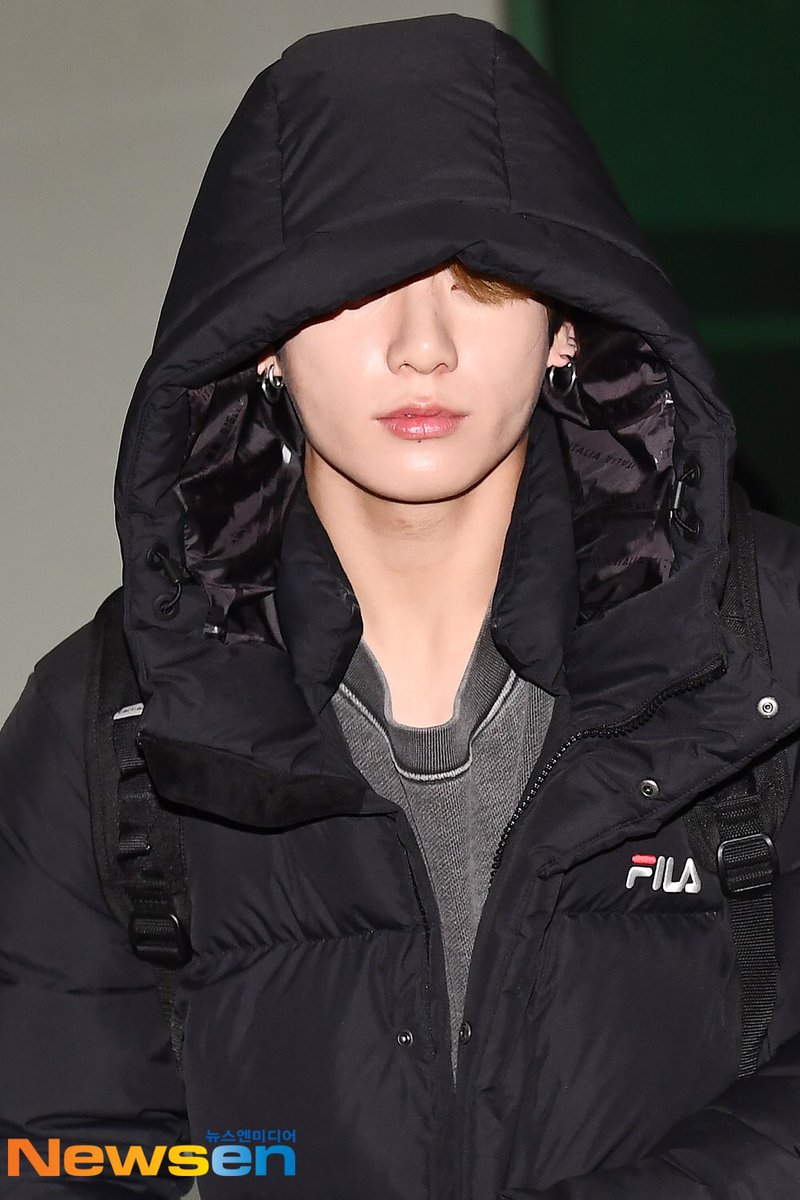 BTS's Jungkook Gave Fans A Peek At His New Blonde Hair At The Airport