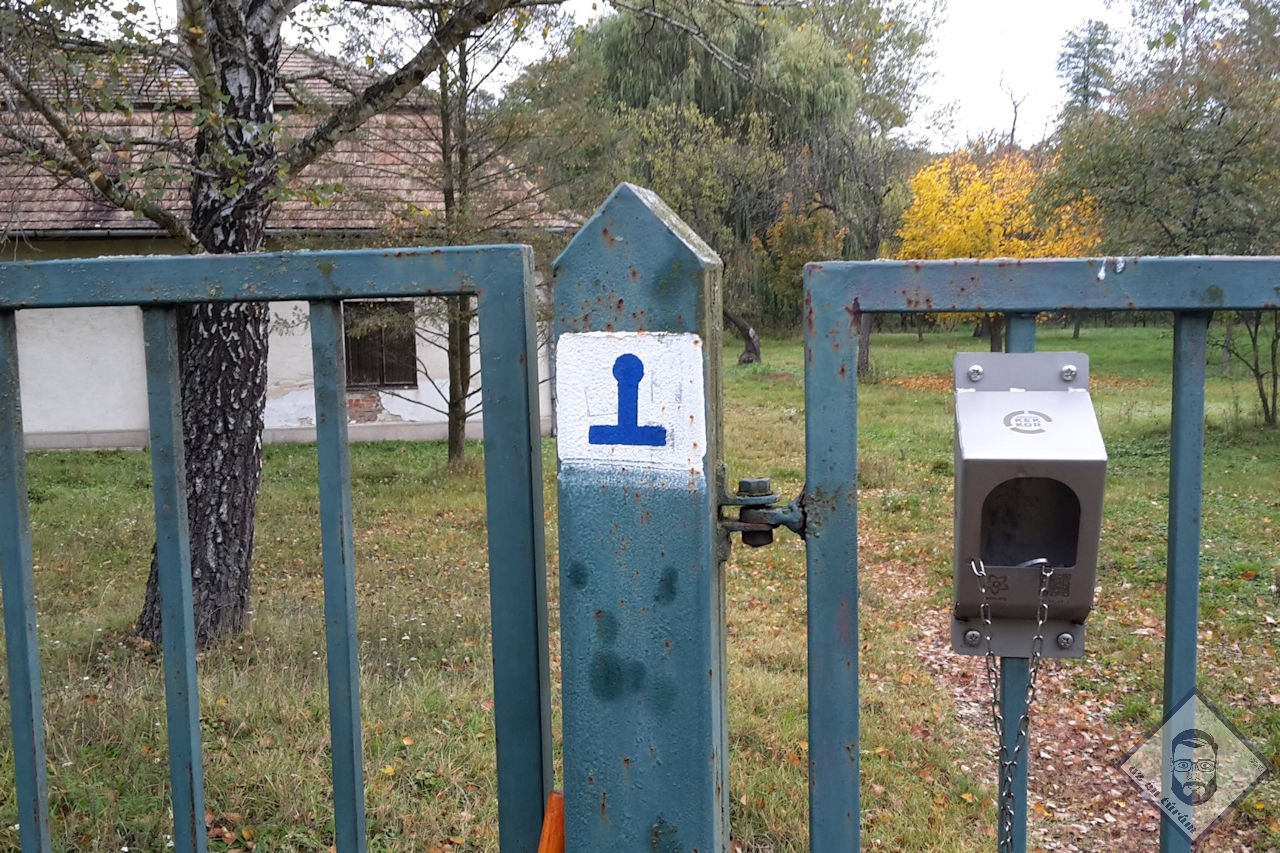 KÉP / Táblarengeteg Kisgyón előtt