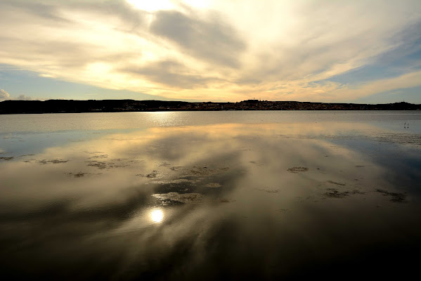 l'ultimo raggio di sole ..si specchia in laguna di tomaso melis