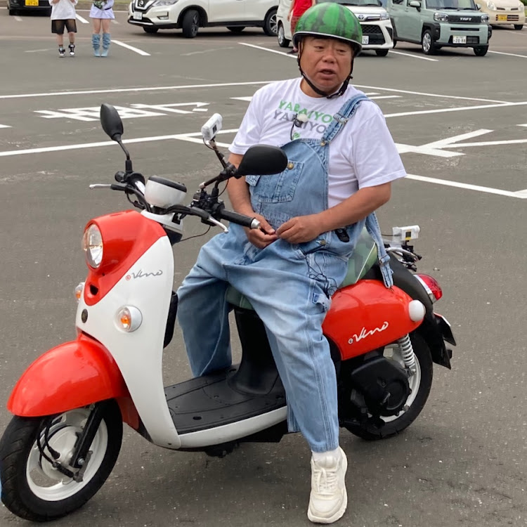 NV350キャラバンの🚸横断歩道付近は徐行で安全確認・🚐💨運転は慎重に優しい気持ちで❣️・🛵出川てっちゃんの充電ロケ・🐭鼠取りには細心の注意を‼️・👱‍♀️女子のゲストは誰でしょう🛵に関するカスタム事例の投稿画像14枚目