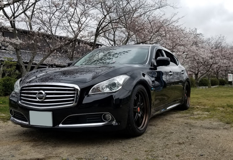 シーマの桜・20万キロ超えても頑張って愛車・ウインカー４灯LED化失敗・コロナいつ終息に関するカスタム事例の投稿画像1枚目