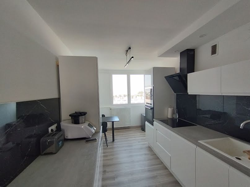 Vente appartement 3 pièces 71 m² à Saint-Etienne (42000), 100 000 €