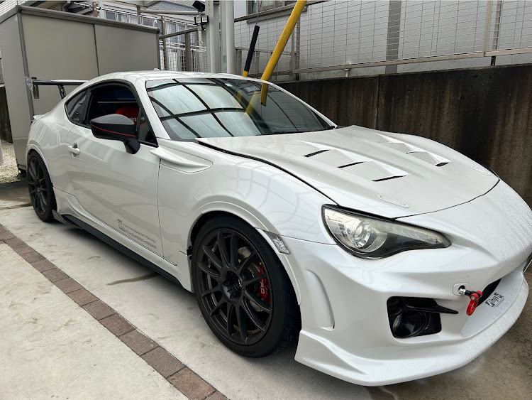 86のマイナーチェンジ・ブリッド　ZETA Ⅳ・クリスタルアイテールランプ・ワークスベルGTC・PROJECT.Rに関するカスタム事例の投稿画像1枚目