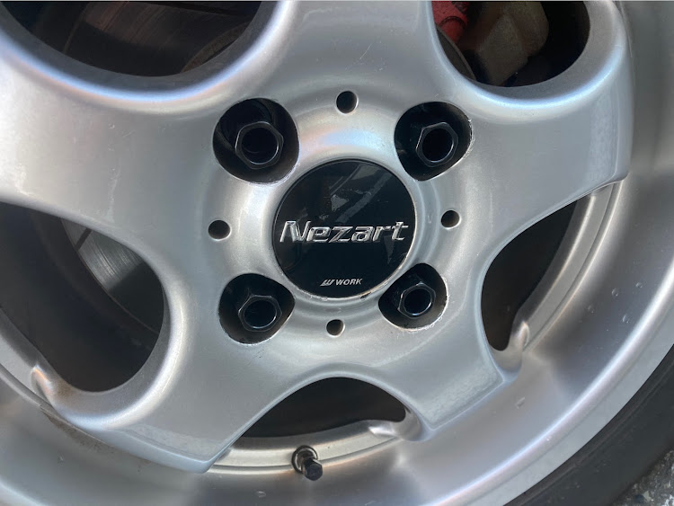 ラウムの水も滴る良い愛車・nut屋・nut屋ロングナット・貫通レーシングナットに関するカスタム事例の投稿画像3枚目