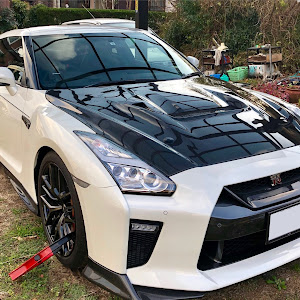 NISSAN GT-R R35