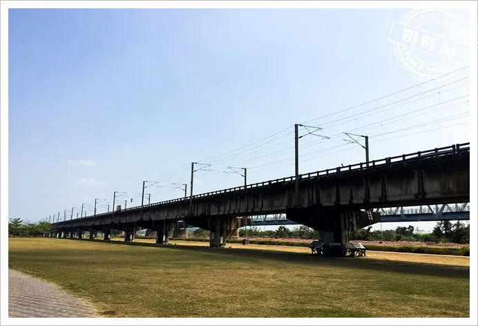 舊鐵橋濕地公園廣場