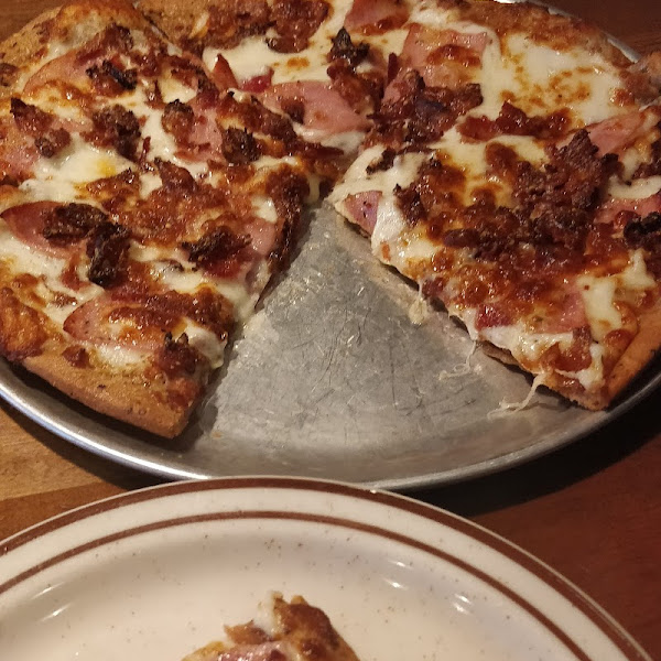 Gluten-Free Pizza at Hideaway Pizza