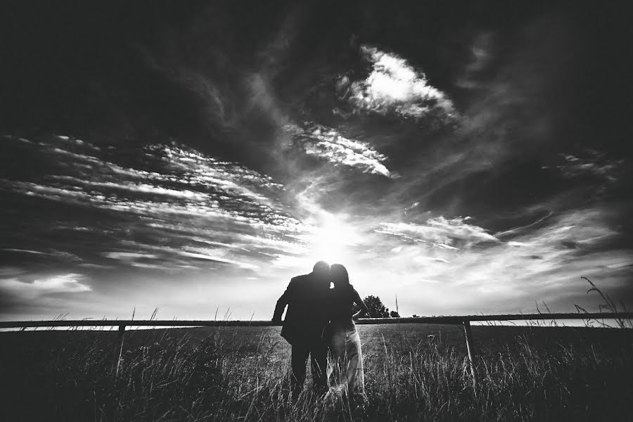 Fotógrafo de bodas Adam Szczepaniak (joannaplusadam). Foto del 22 de abril 2017