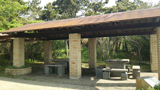 葛西臨海公園鳥類園の東屋