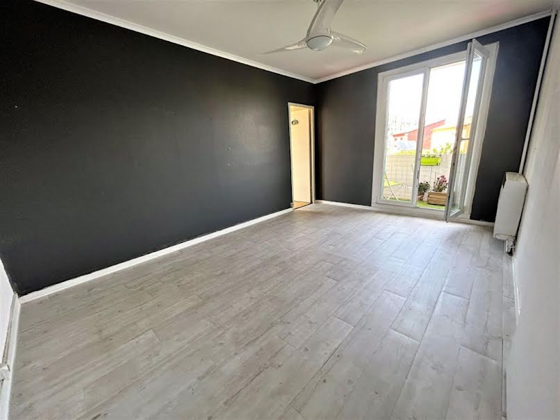 Vente appartement 3 pièces 56 m² à Sorgues (84700), 65 000 €