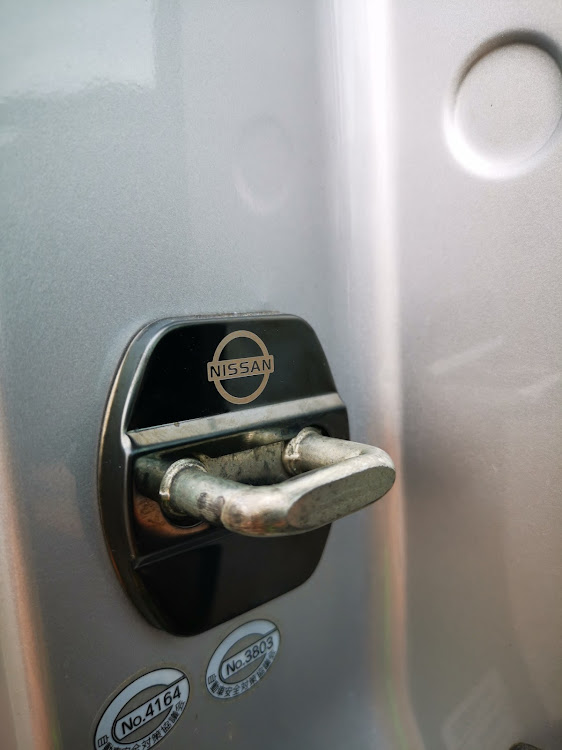 NV200バネットのドアストライカーカバー・ドアダンパーに関するカスタム事例の投稿画像2枚目