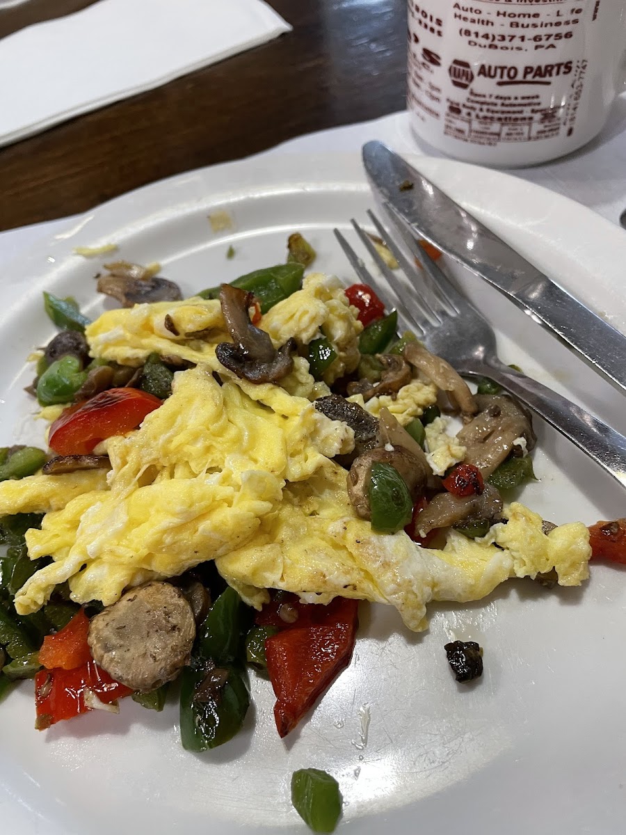 Scrambled eggs and vegetables