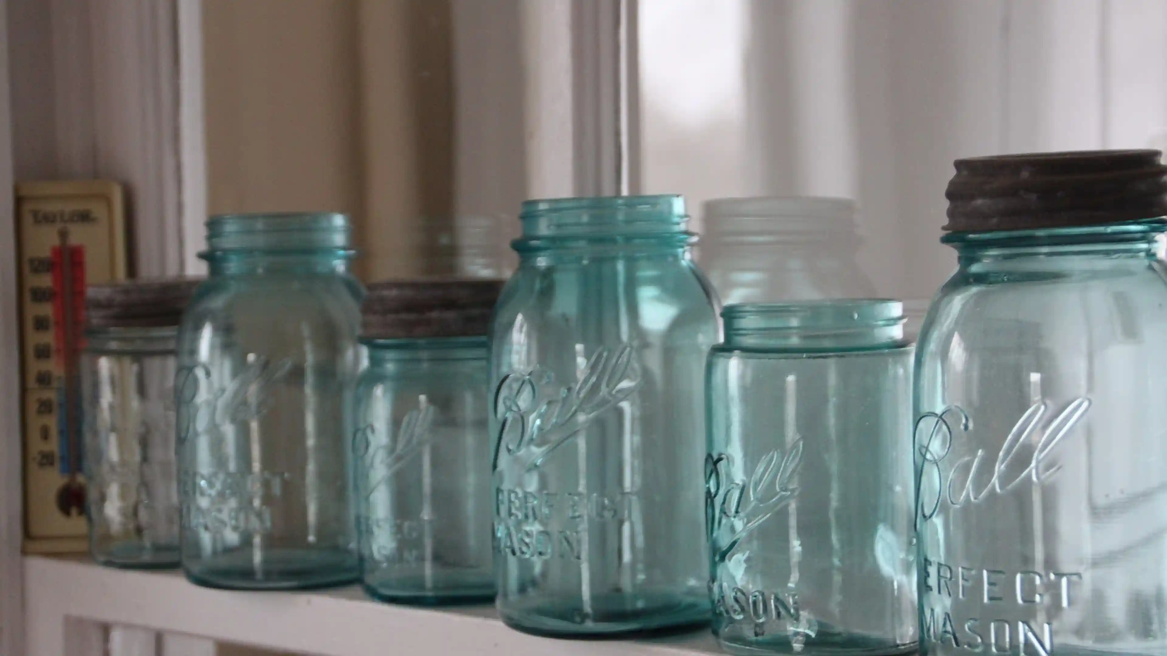 DIY Tissue Holder from Mason Jar