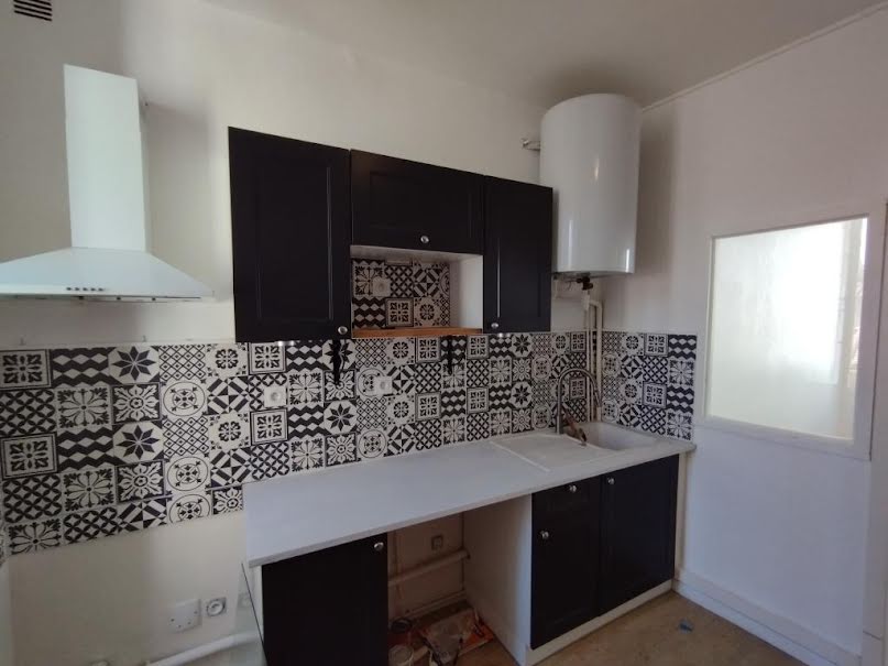 Location  appartement 2 pièces 42 m² à Surgères (17700), 530 €