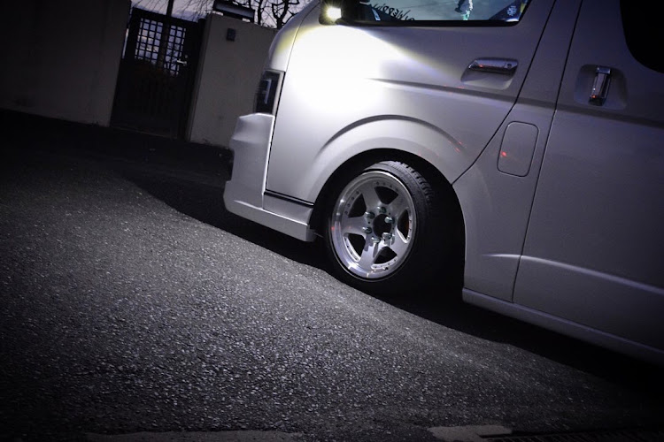 ハイエースバンのホイール交換・タイヤ交換・CV928に関するカスタム事例の投稿画像4枚目