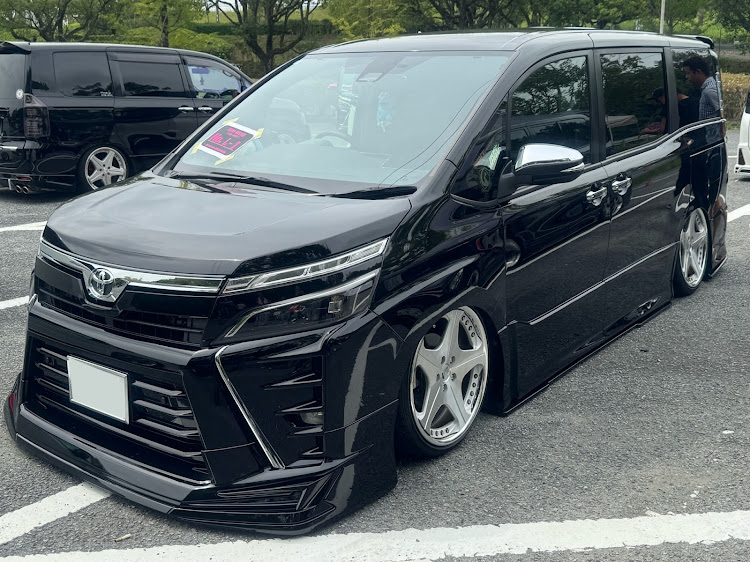 ヴォクシーのノアヴォクシー杯・70.80.90ノアヴォクシー・イベントMT・トランクオーディオに関するカスタム事例の投稿画像3枚目