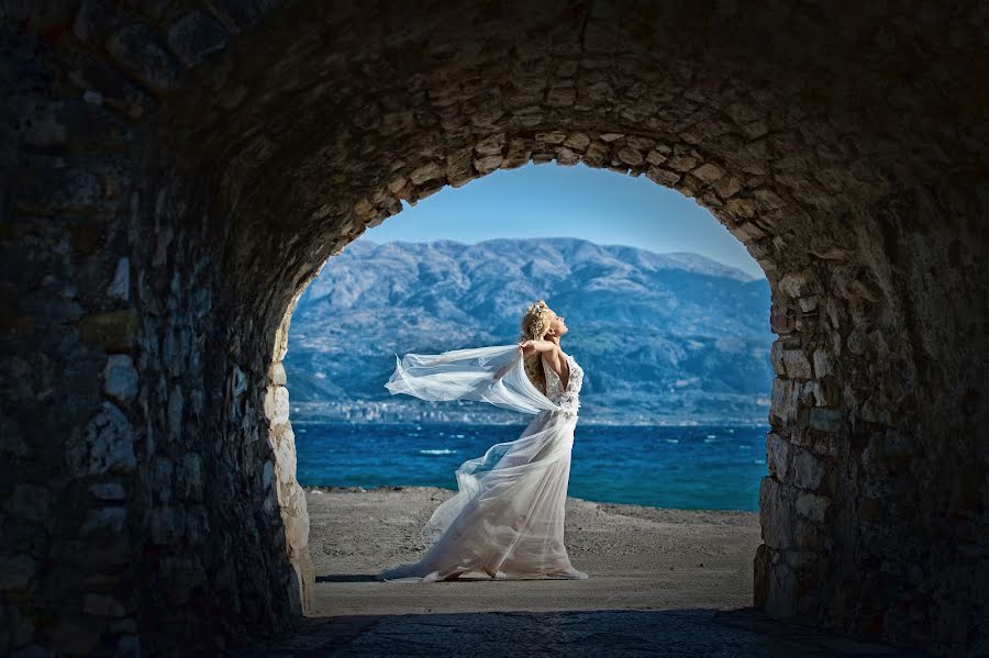 Wedding photographer Kostas Sinis (sinis). Photo of 8 April