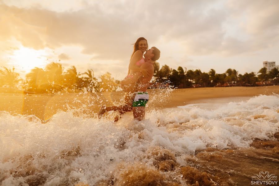 Fotógrafo de casamento Olga Shevcova (photoduet2). Foto de 14 de julho 2018