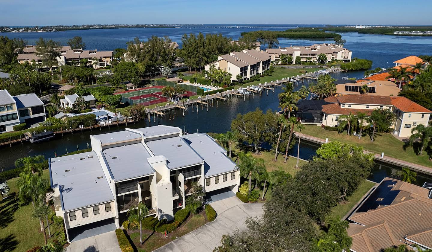 Apartment with pool Cortez