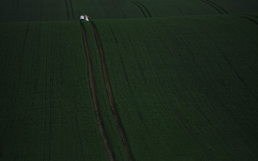 Jurufoto perkahwinan Mirek Basista (fotoperla). Foto pada 6 Jun 2017