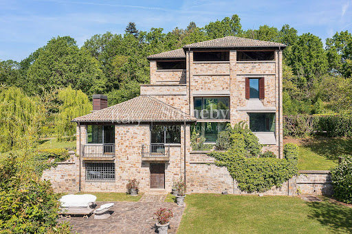 Villa with pool and terrace 2