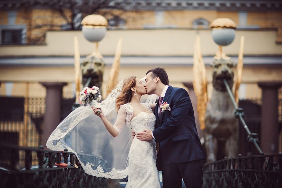 Fotógrafo de bodas Anna Averina (averinafoto). Foto del 12 de marzo 2014