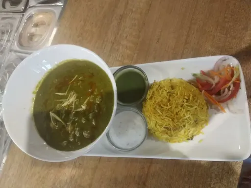 Punjabi Palak Chole.