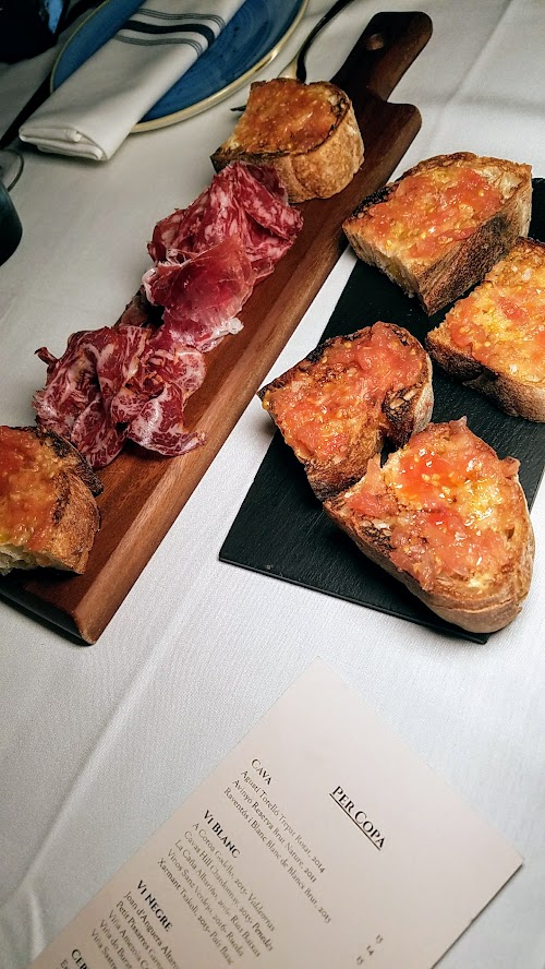 Can Font Happy Hour includes various Montaditos, a tapas of bread mounted with various ingredients. There is also a vegetarian version, Pa amb Tomàquet with Grilled Catalan Bread and Tomatoes or order the Assortiment d’ Ibèrics i Pa amb Tomàquet, where it is served with an Iberico Cured Meats Platter