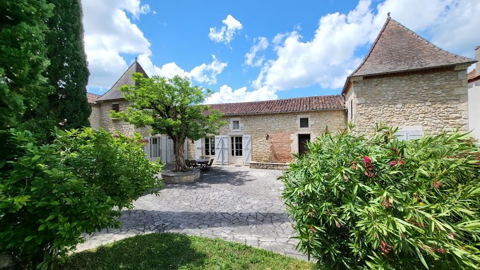 Vente maison 9 pièces 210 m² à Cahors (46000), 394 000 €