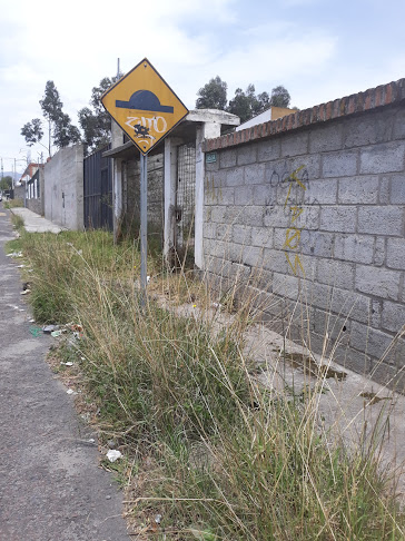 Ulpiano Becerra 32, Quito 170202, Ecuador