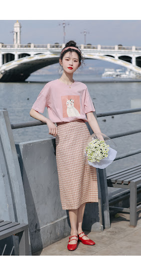Title 2, Trendy loose tops with a sense of design, offer...