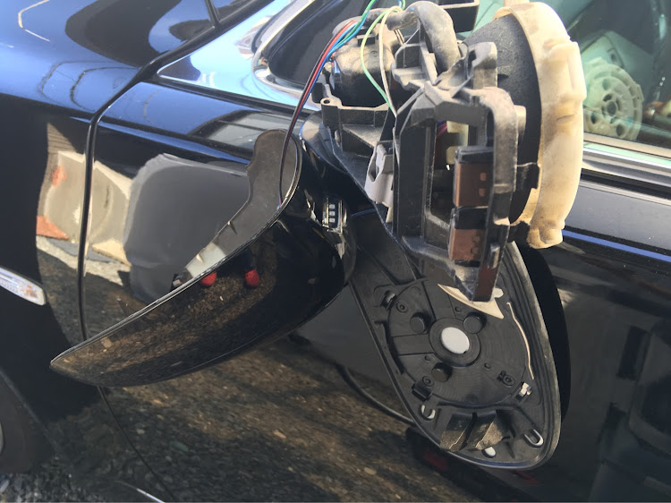 LSのLS・ウェルカムランプ交換・LED化に関するカスタム事例の投稿画像4枚目