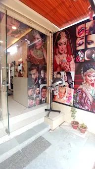 Gladlooks Unisex Salon photo 1