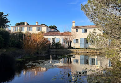 House with pool and garden 2