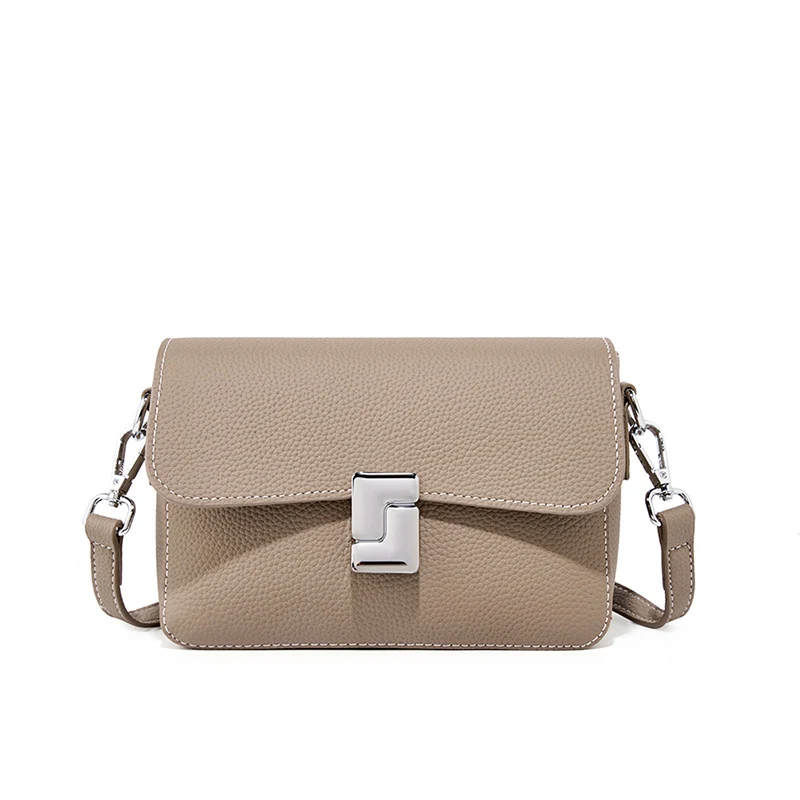 Bolsa Quadrada de Couro Genuíno Feminina. Elegância e praticidade para o dia a dia. Leve seus pertences com estilo e segurança. Design atemporal.