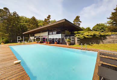 Villa with pool and terrace 19