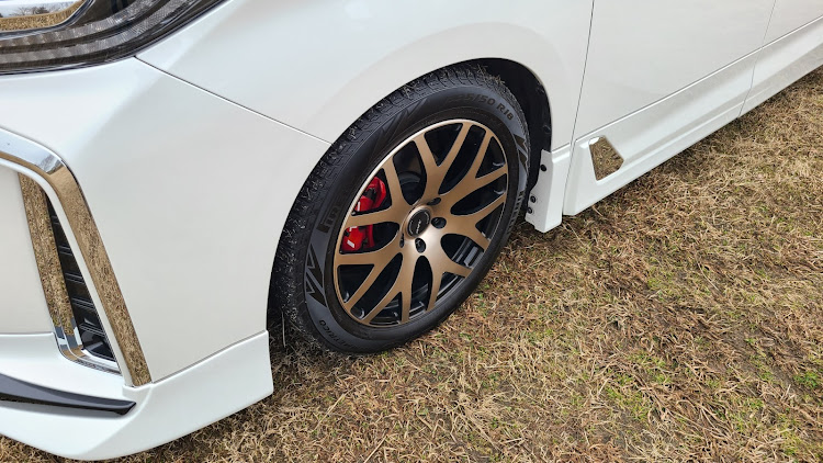アルファードの洗車・２月も宜しくお願いします・あなたのテールは？・冬仕様もおしゃれにに関するカスタム事例の投稿画像3枚目