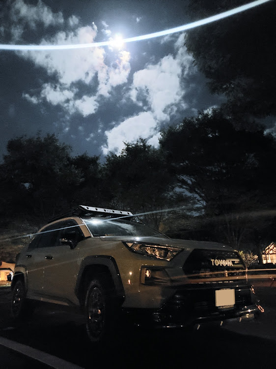 RAV4のキャンプ・夜な夜な撮影・お酒飲みながら・そなたは美しい・RAV4乗りさんと繋がりたいに関するカスタム事例の投稿画像1枚目