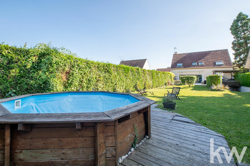 House with pool 5