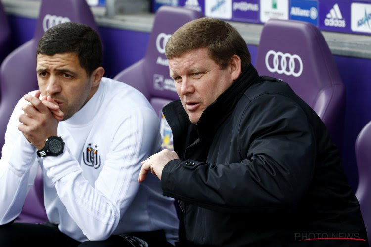 'Vanhaezebrouck is eruit wie de rechtsachter van Anderlecht wordt in de play-offs'