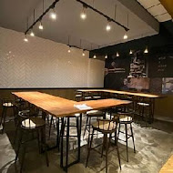 黑浮咖啡 Reve Cafe(高雄巨蛋店)