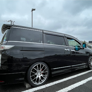 エルグランド TE52